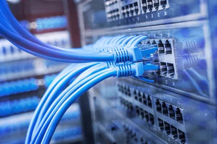 Patch cabling into a data centre access switch